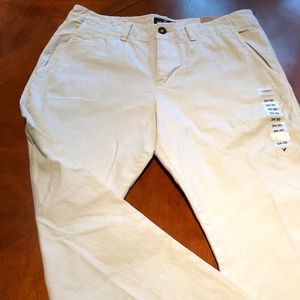 American Eagle Khakis - New with tags. 34x30